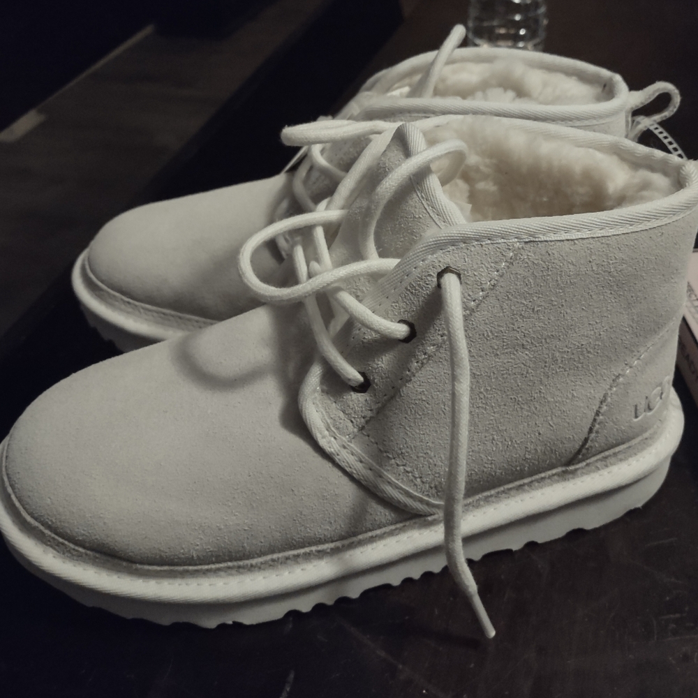 Ugg Neumel boot size 4 big kids fits women size 6 in white